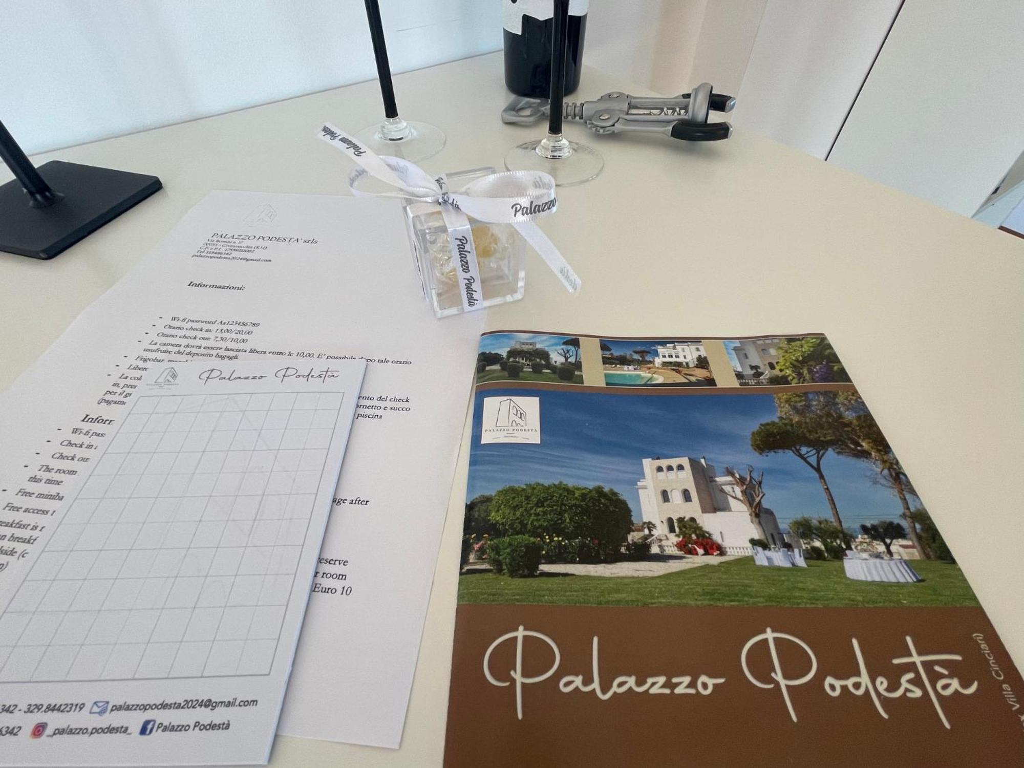 Palazzo Podesta 치비타베키아 외부 사진